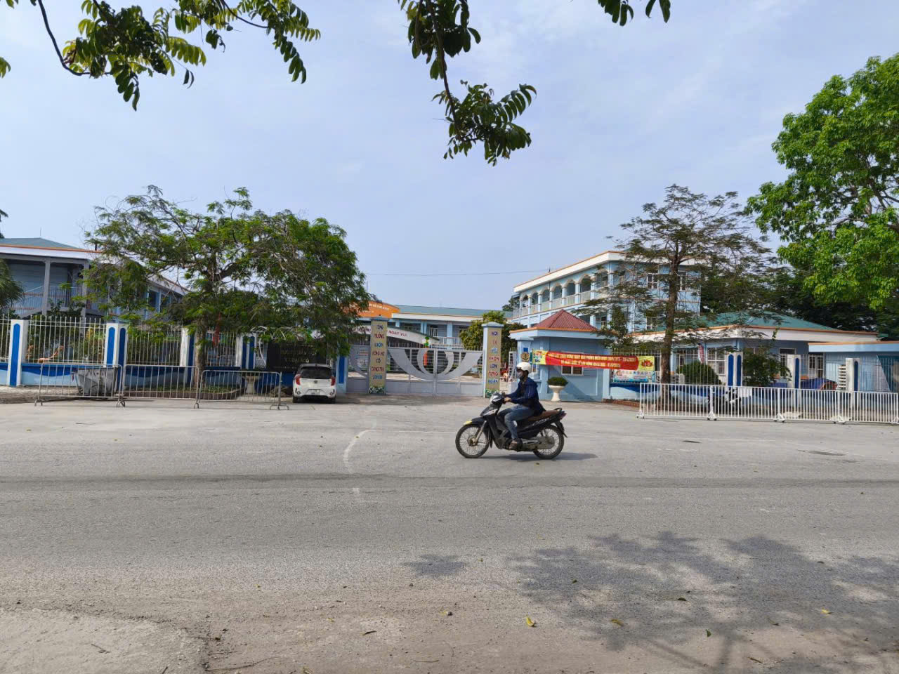 🚘🚘🚘🚘MẢNH ĐẤT NẰM GIỮA KHU ĐÔ THỊ ĐẠI ÁNG. Ô TÔ ĐỖ CỬA NGAY GẦN HỒ🚘🚘🚘