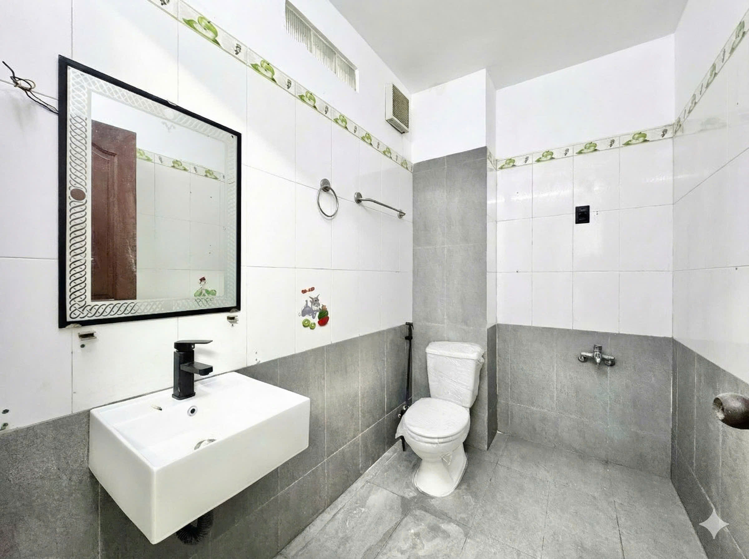 CHÍNH CHỦ CÒN 1 PHÒNG ĐÔI CHO THUÊ – CỬA SỔ THOÁNG – MIỄN PHÍ CHỖ ĐẬU XE Ô TÔ