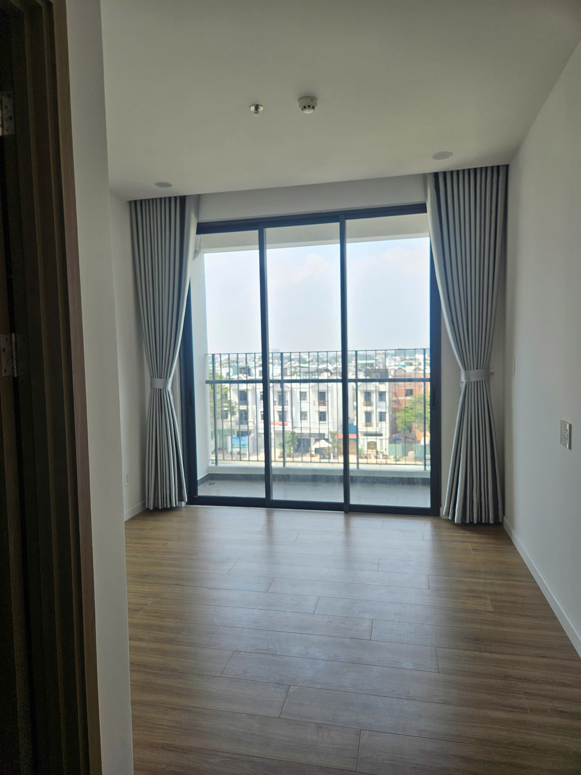 CẦN BÁN CĂN HỘ 3 PHÒNG NGỦ DIỆN TÍCH LỚN – MT EASTMARK CITY – GIÁ TỐT ĐANG CÓ DÒNG TIỀN