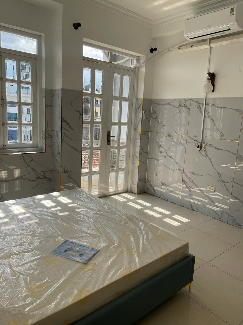 PHÒNG TRỌ FULL NỘI THẤT TRUNG TÂM PHÚ NHUẬN – BAN CÔNG THOÁNG MÁT