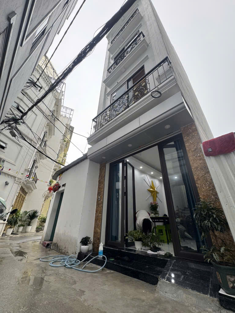 Bán Nhà Bắc Từ Liêm, Ô Tô Đỗ Cửa, 5 Tầng, Diện Tích 30M2 Giá 6,3 Tỷ( Có Thương Lượng)