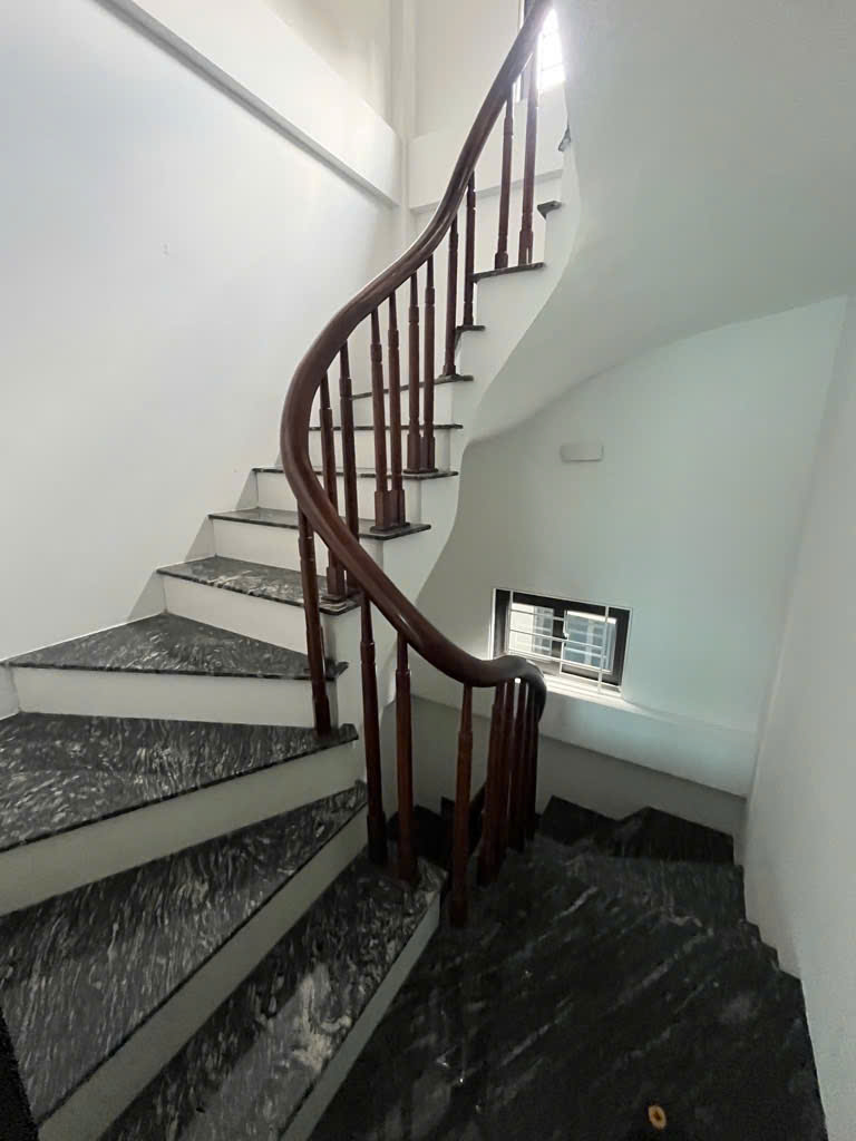 NHÀ ĐẸP THƯỢNG CÁT, Ô TÔ ĐỖ CỬA, CẠNH CHỢ, PHÒNG KHÁM 30 M2 GIÁ 6,2 TỶ.