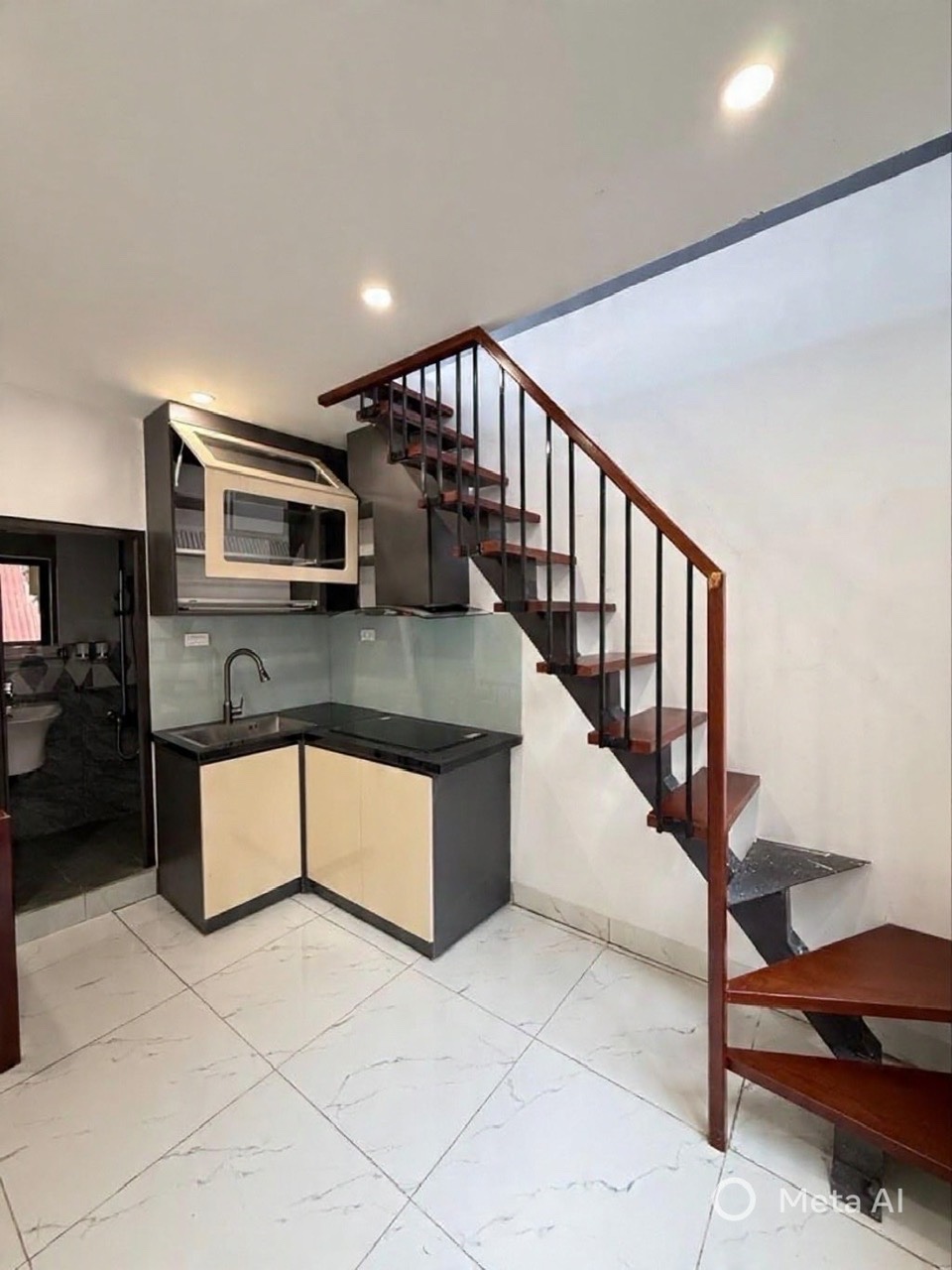 bán nhà hoàng hoa thám DT 20m x5 tầng chỉ 3,650 tỷ sổ đỏ,ngõ thông,gần phố,nhà đẹp