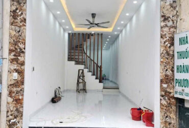 BÁN 50M2 NHÀ MẶT PHỐ HOÀNG QUỐC VIỆT, KINH DOANH, 2 THOÁNG GIÁ 12 ,5 TỶ.