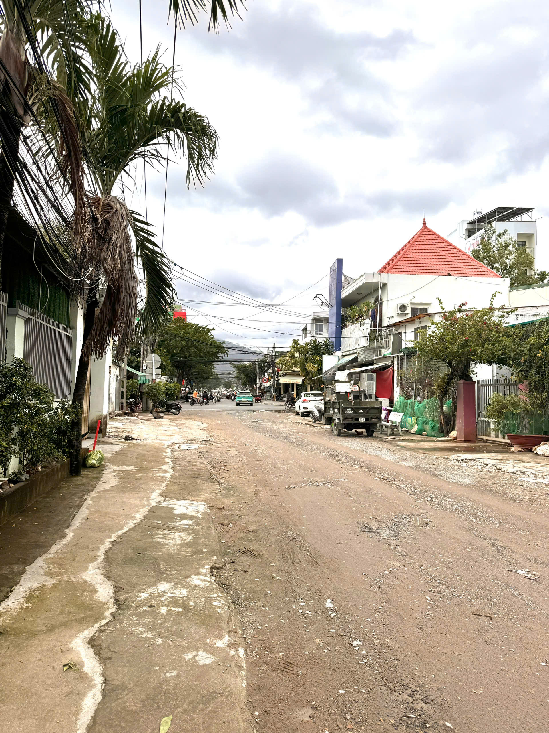 BÁN 02 LÔ HẺM NGUYỄN THỊ ĐỊNH GIAO VỚI ĐƯỜNG SỐ 28 KĐT PHƯỚC LONG, NHA TRANG.