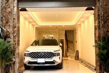 trần quốc hoàn DT 45m x7 tầng thang máy 21,7 tỷ phân lô,gara ô tô,kinh doanh