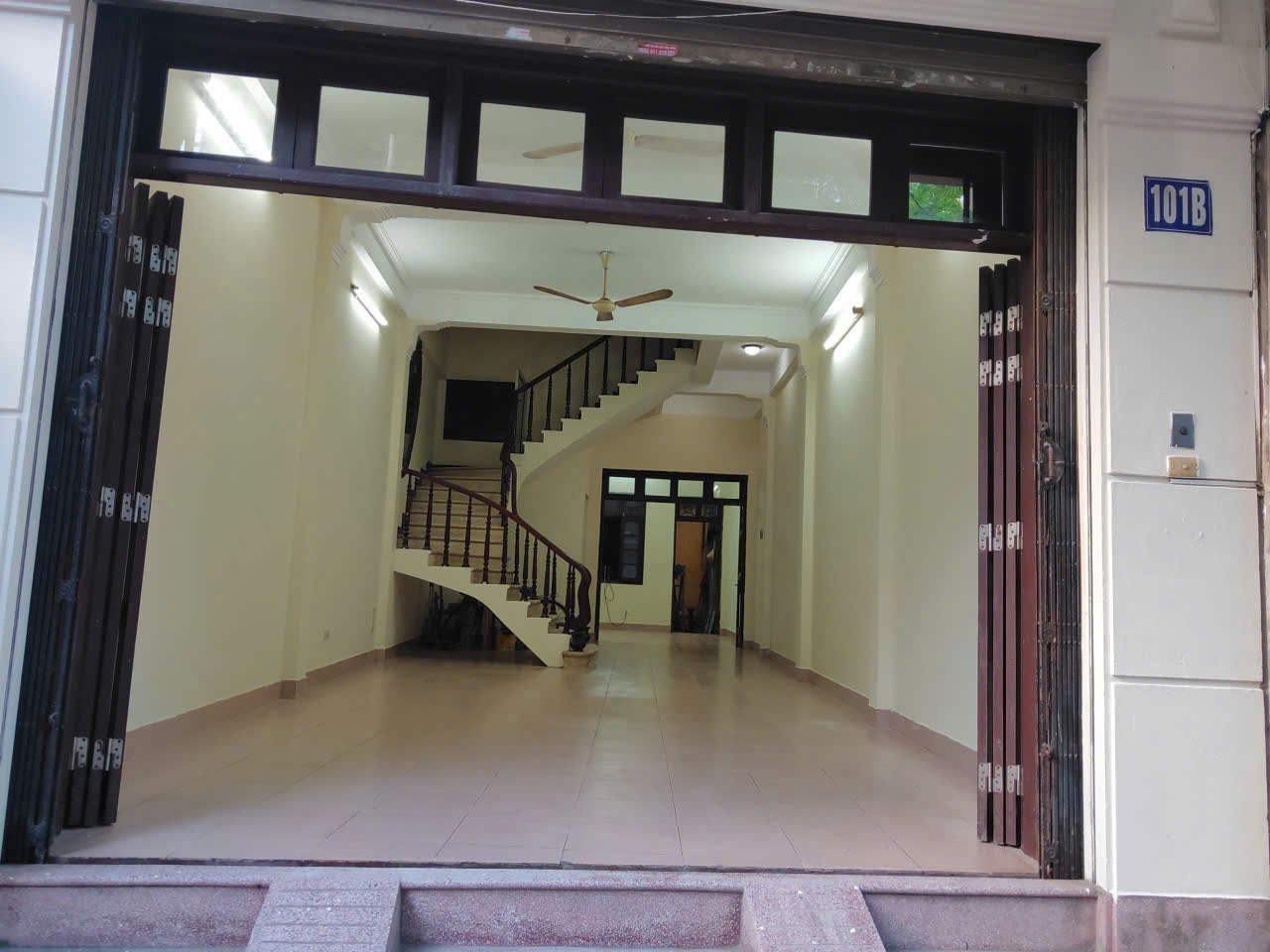 CHO THUÊ CỬA HÀNG TẦNG 1 NHÀ MẶT PHỐ – PHÙ HỢP KINH DOANH, VĂN PHÒNG