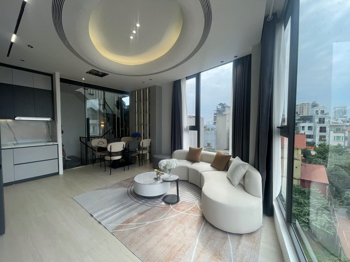 Nhà mới lung linh phố Ngọc Thuỵ – Lô góc 37m – Thang máy – Oto vào nhà – Giá 14,7 tỷ