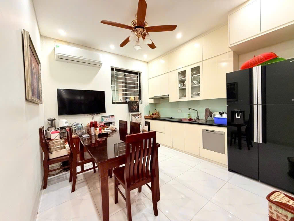 BÁN nhà VƯƠNG THỪA VŨ -🌺 PHÂN LÔ QUÂN ĐỘI- 2 MẶT NGÕ – NHÀ ĐẸP – 4 NGỦ FULL ĐỒ Ở NGAY – 30M RA PHỐ 🚘🍀 50M*4 Tầng – nhỉnh 14 tỷ