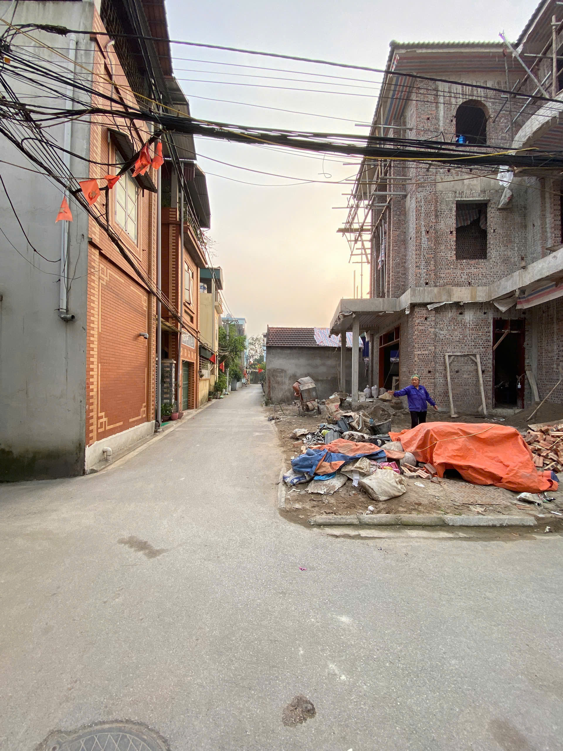 115m đất full thổ cư, sử dụng 130m  tại Gia Lâm – oto thông – Đường trước đất  >2,5m – Giá 70tr/m