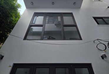 Nhà mới koog Thạch Bàn  30m ra mặt phố Cổ Linh  6 tầng lô góc 4 mặt thoáng  Giá 7 tỷ chẵn