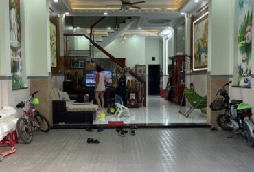 Bán nhà 2 Tầng Dĩ An,SHR thổ cư,đường 2 ô tô thông,KINH DOANH buôn bán tốt