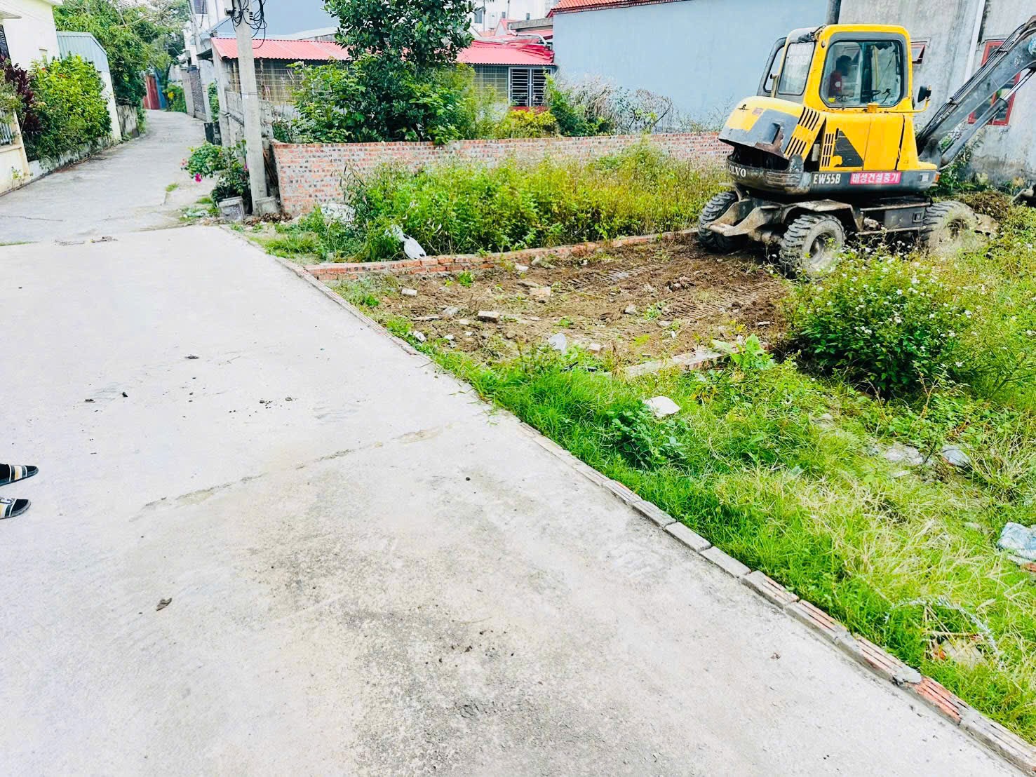 BÁN ĐẤT CHỢ HƯƠNG – HƯNG ĐẠO – TUYẾN 2 Ô TÔ – GIÁ 1.5XX TỶ  HÀNG HIẾM KHU CHỢ  ZALO 0567 222 555