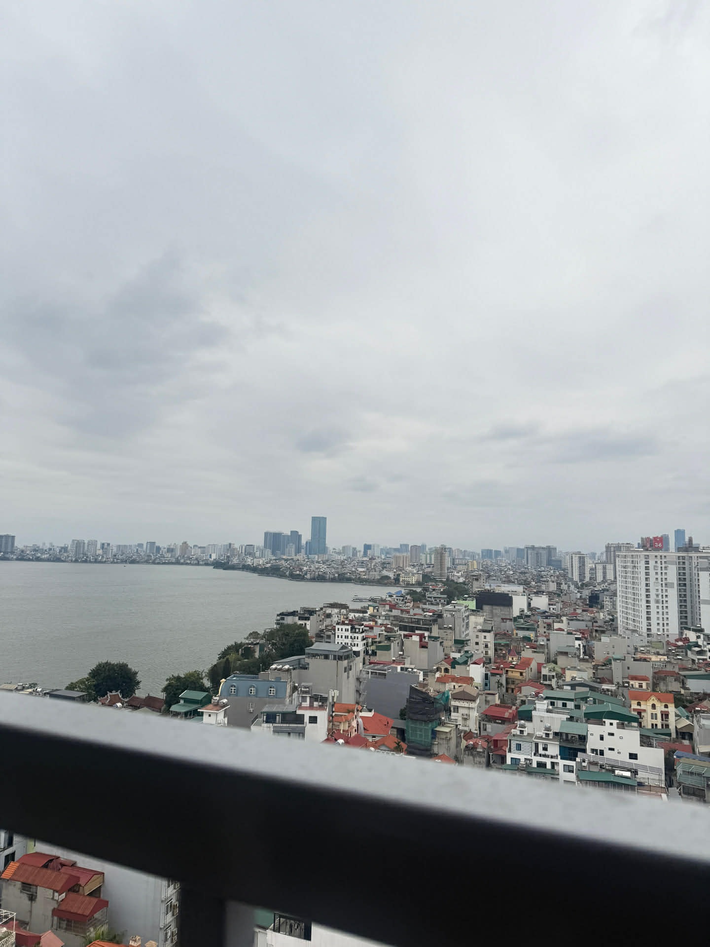 26.01.26.1 Bán căn hộ 3 ngủ 2 WC tại Lạc Long Quân, ngắm pháo hoa Hồ Tây, căn góc 2 mặt thoáng, nhà mới tinh chưa ở