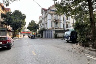 biệt thự lô góc Việt Hưng, 3 thoáng, vỉa hè rộng, ôtô tránh, view công viên cây xanh