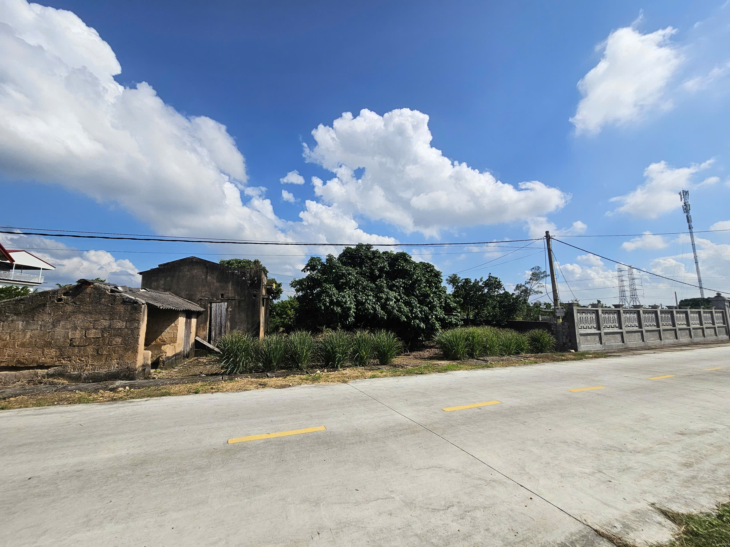 Cần bán đất khu dân cư Tân Tiến, Hoàng Tiến, Chí Linh, Hải Dương.