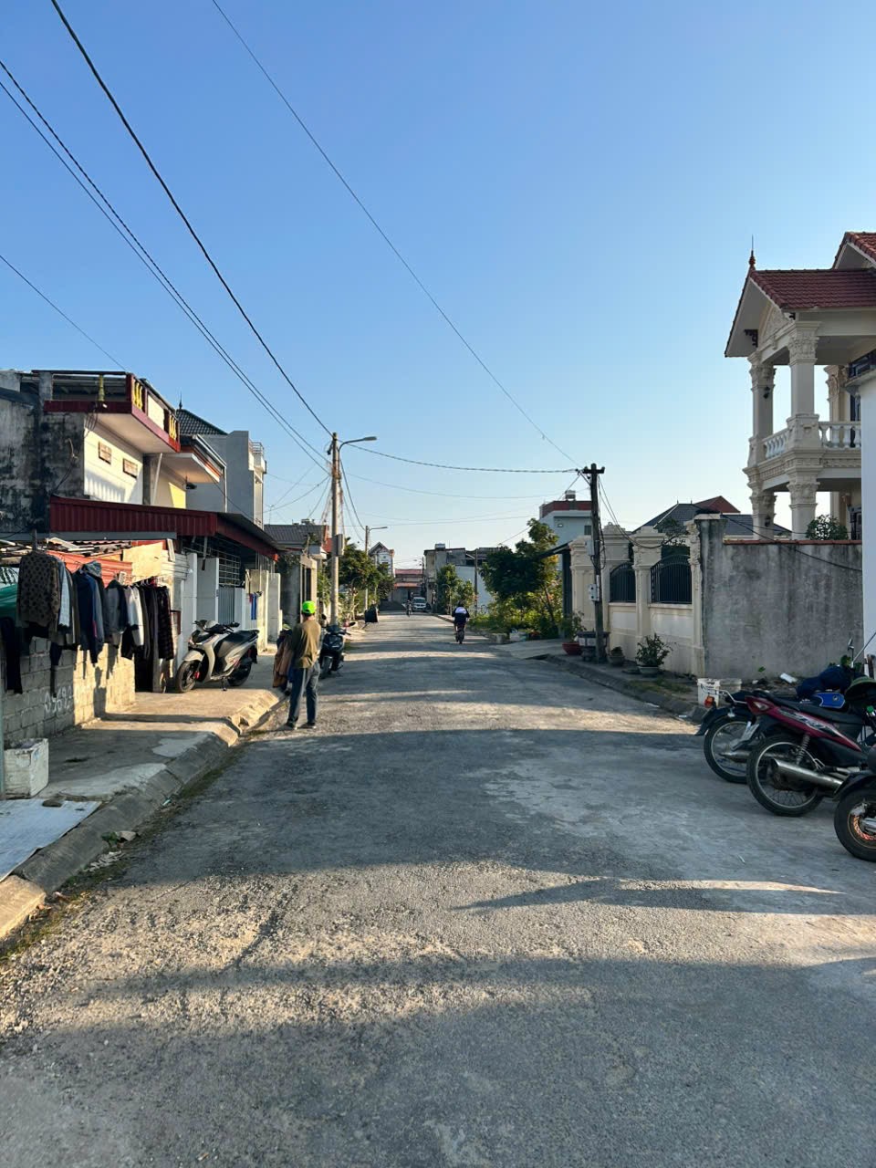 ĐẤT NGÕ 183 TÂN THÀNH – ĐƯỜNG 10M THÔNG BÀN CỜ  GIÁ 2,x TỶ  VỊ TRÍ KINH DOANH  ZALO 0567 222 555