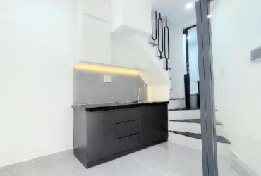 Bán nhà hiếm Âu Cơ, Tân Bình: 20m2, 3 tầng, 2PN, sổ hồng chính chủ, nhỉnh 2XX tỷ, liên hệ 0943166831, cơ hội sở hữu ngay!