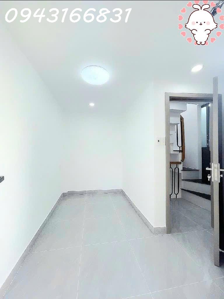 Bán nhà hiếm Âu Cơ, Tân Bình: 20m2, 3 tầng, 2PN, sổ hồng chính chủ, nhỉnh 2XX tỷ, liên hệ 0943166831, cơ hội sở hữu ngay!