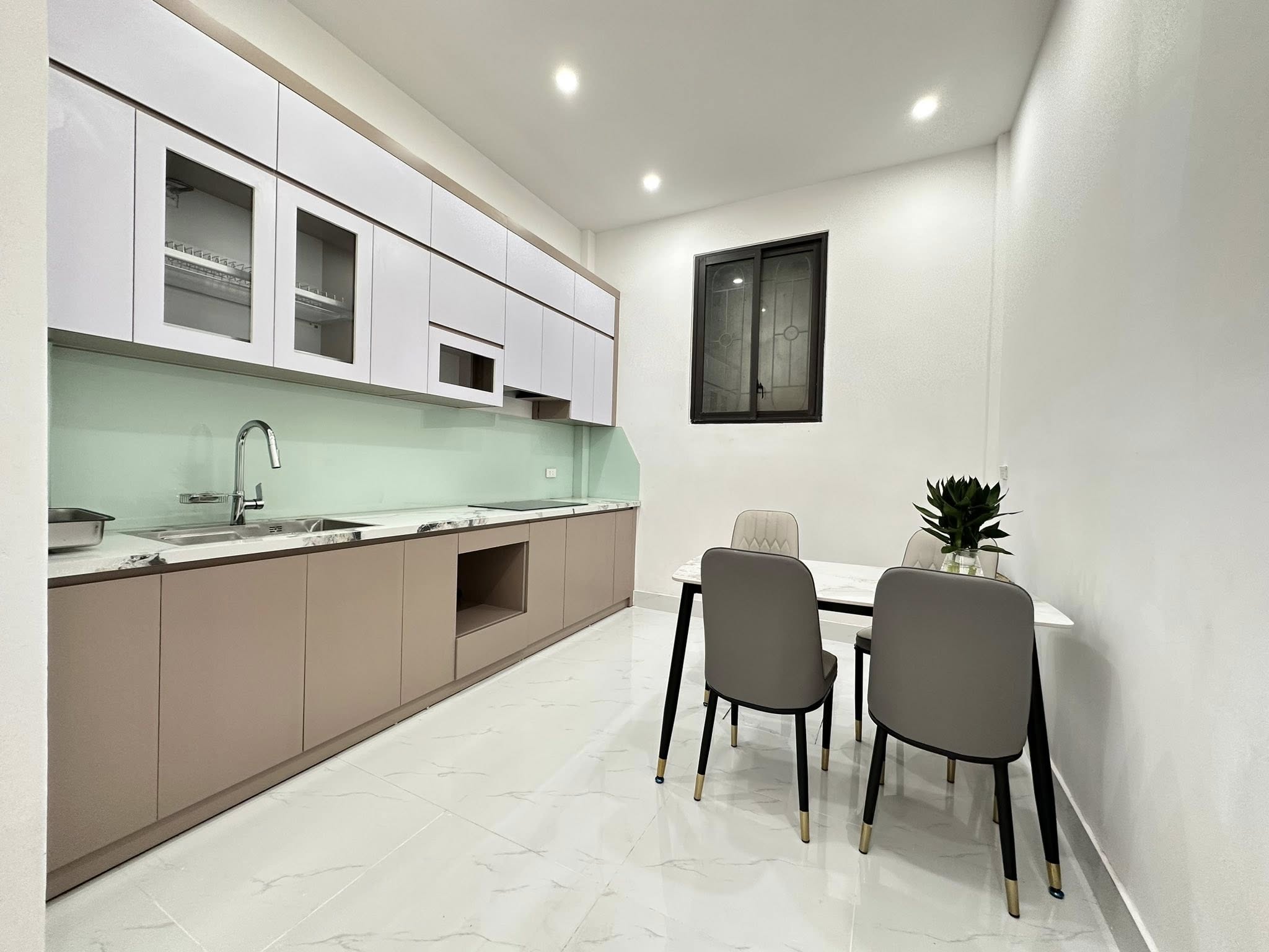 Nhà đẹp Ngõ 282 Kim Giang – Lô góc- 38m*4,5 tầng – ô tô đỗ cách 10m. Giá nhỉnh 9 tỷ