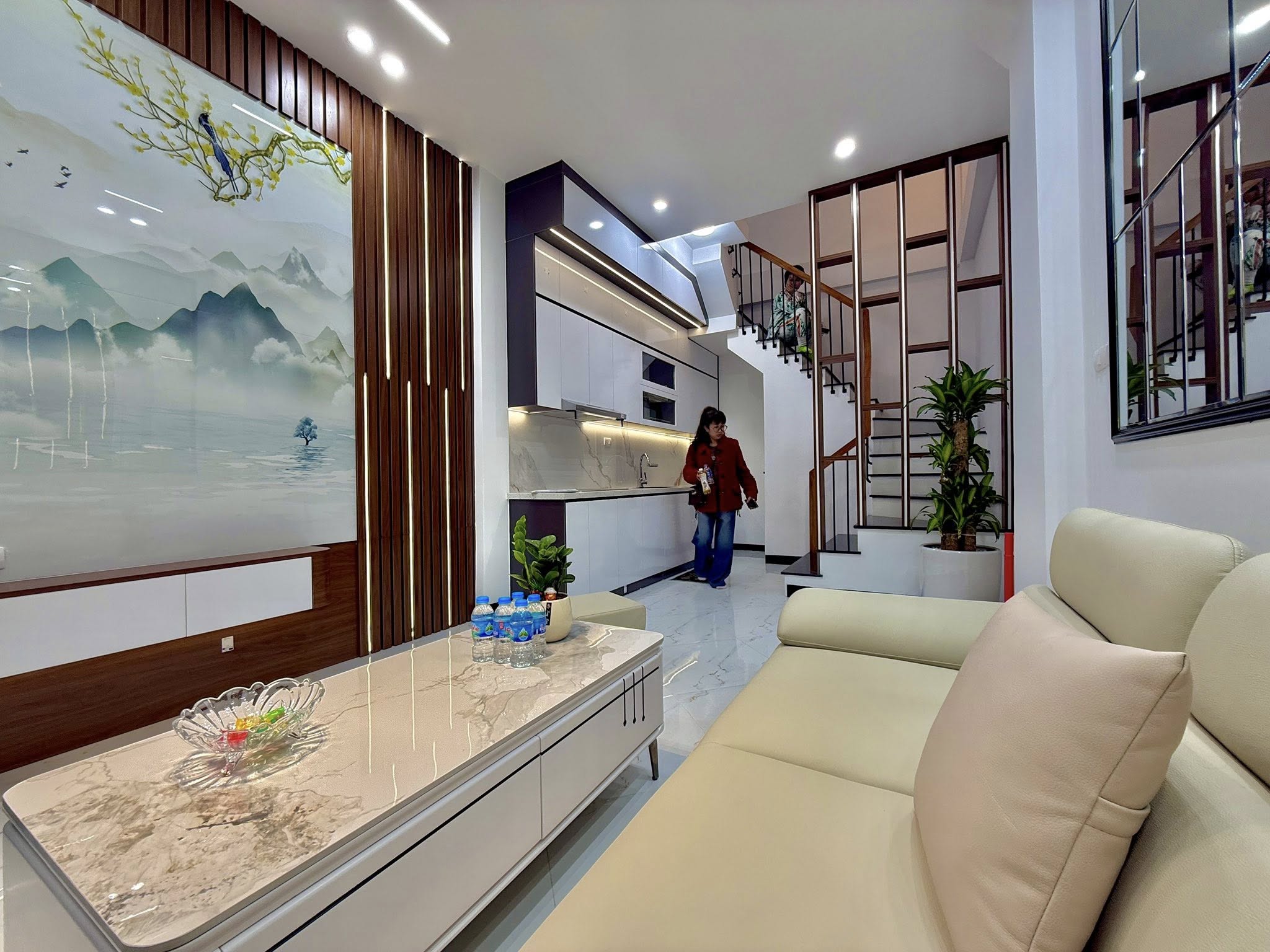 Siêu phẩm Phố Định Công Thượng- 30m*5 tầng- Ngõ thông – Kinh doanh. Giá 7,3 tỷ