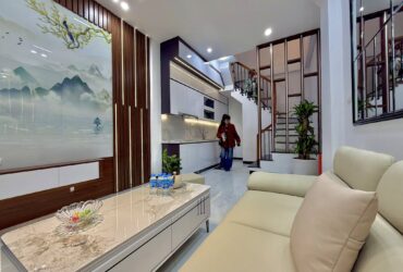 Bán gấp nhà đẹp Phố Khương Trung- 32m*5 tầng- Ngõ thông- Kinh doanh. Hơn 8 tỷ