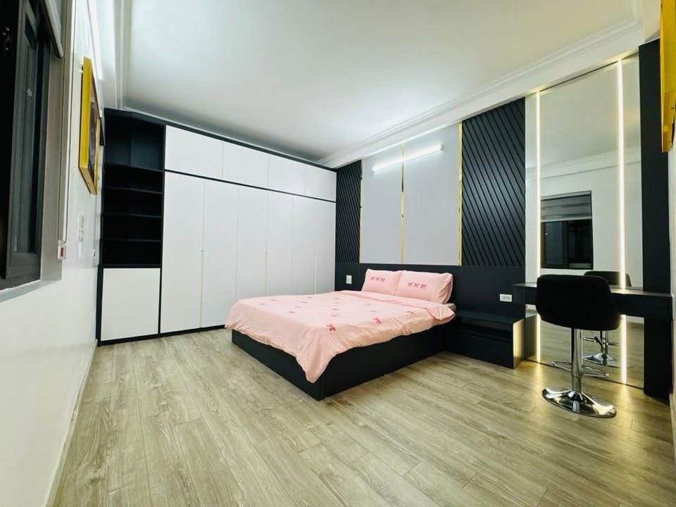 BÁN NHÀ ĐẸP TRUNG TÂM TRÂU QUỲ-VỊ TRÍ ĐẮC ĐỊA – Ô TÔ ĐỖ CỔNG – 38M 4 TẦNG 4 NGỦ DÂN XÂY NHỈNH 5 TỶ