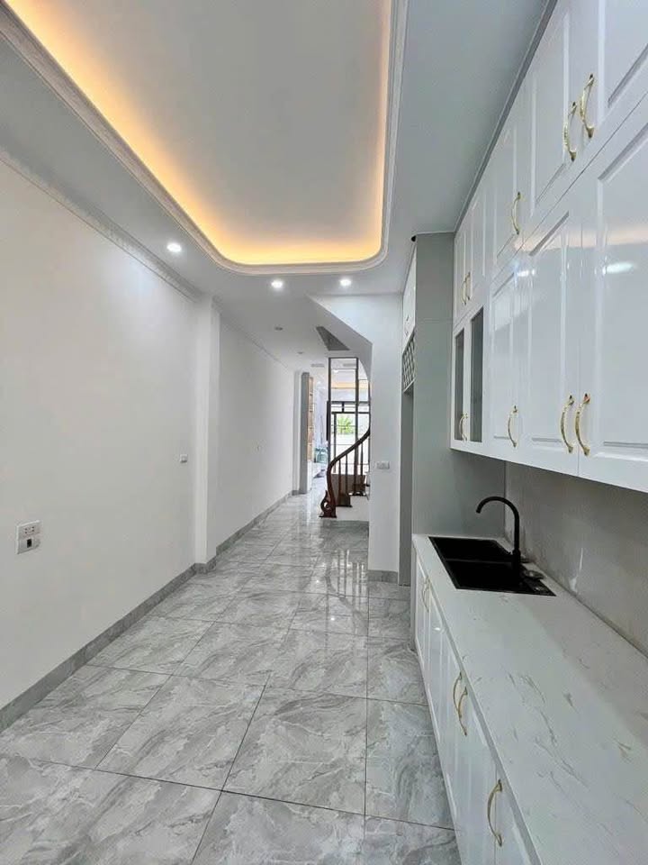 Bán Nhà mới Thạch Bàn 41m 5 tầng 4 ngủ nhỉnh 7 tỷ chỉ 1 căn duy nhất không có căn thứ hai