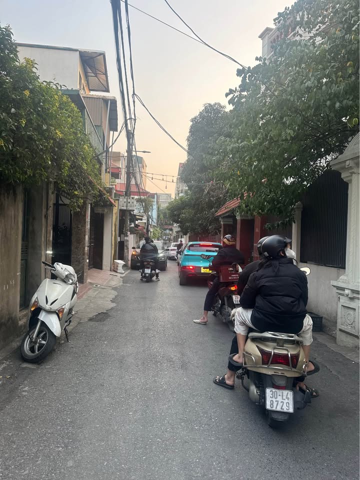 CHỦ NHỜ GỬI BÁN 53M ĐẤT NGÔ GIA TỰ Ô TÔ ĐỖ GẦN MÀ CHỈ 5.X TỶ