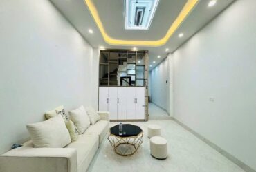 Nhà đẹp Phố Khương Trung – 35m*6 tầng- Cạnh Trường cấp 1,2-Gần Chợ-Kinh doanh. 9,9 tỷ