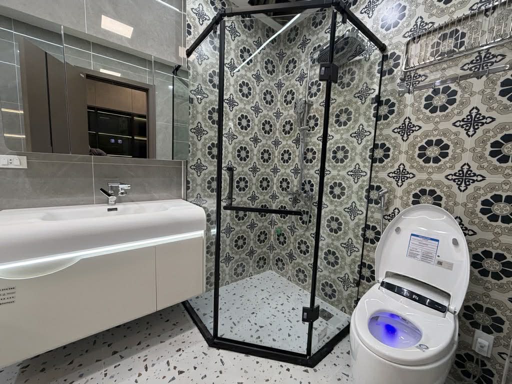 LƯƠNG NGỌC QUYẾN HÀ ĐÔNG- PHÂN LÔ- OTO- KINH DOANH- NHỈNH 16 TỶ