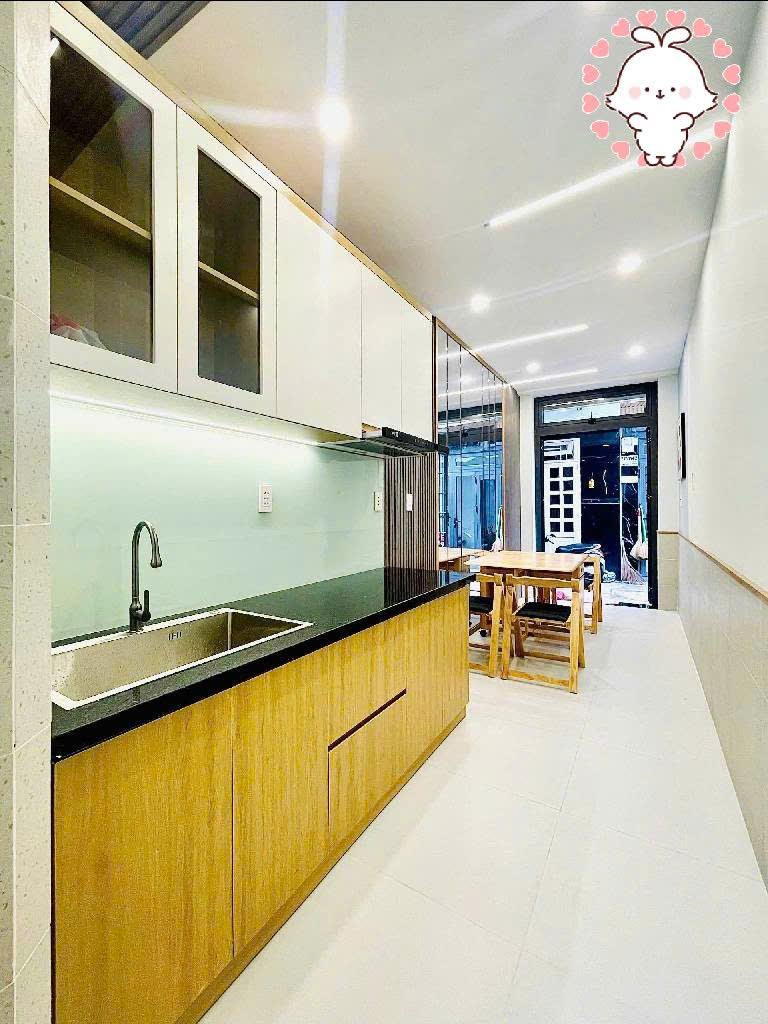 Nhà 3 tầng Tân Bình, hẻm Lạc Long Quân, 18m2, 2PN, 3WC, sổ hồng, giá 2.8 tỷ – Cơ hội an cư lý tưởng