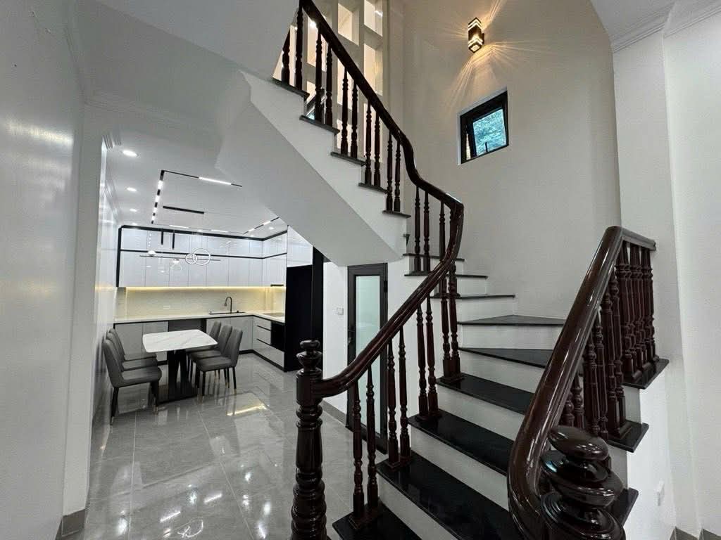 NGUYỄN CÔNG TRỨ HÀ ĐÔNG-OTO ĐỖ CỬA- LÔ GÓC- 10,2 TỶ