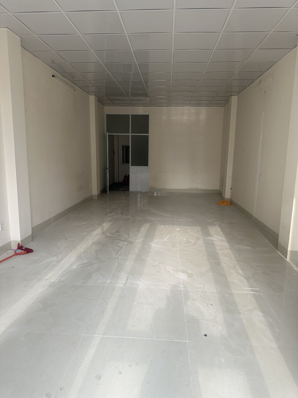 CHO THUÊ NHÀ MẶT TIỀN HỒ VĂN HUẾ – PHÚ NHUẬN – VỊ TRÍ KINH DOANH ĐẸP – SÀN TRỐNG DỄ KHAI THÁC