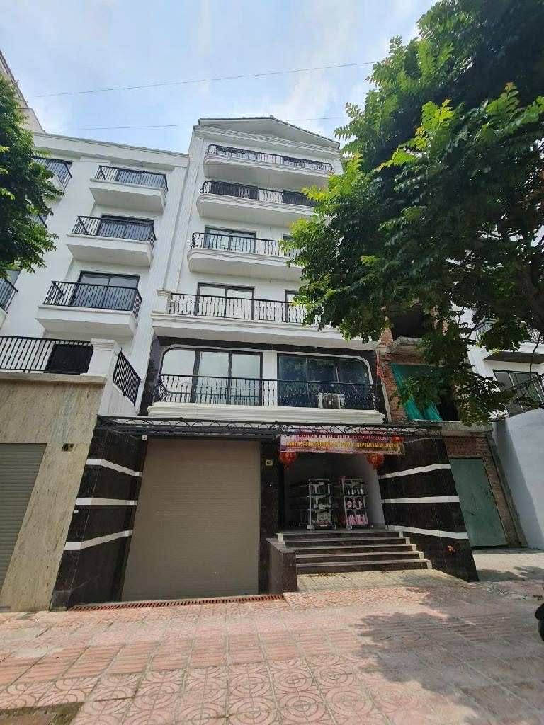 Liền kề Ngọc Thuỵ view vườn hoa, 140m x 7 tầng, MT 8m, vỉa hè rộng, đường trước nhà 10m