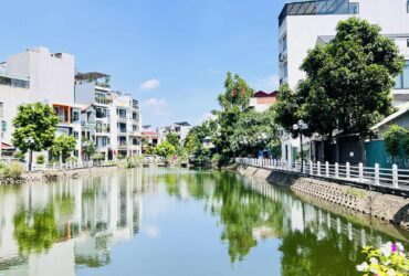 biệt thự sân vườn Ngọc Thụy, 430m x 4 tầng, mặt tiền 11m, ôtô tránh, full thổ cư