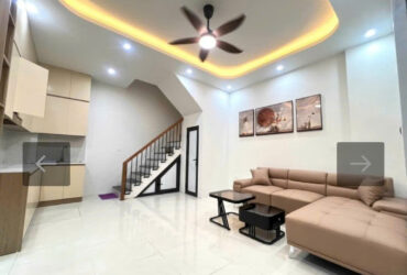 Ô TÔ ĐỖ CỬA – 5 TẦNG – 5 NGỦ – 9.08 TỶ – TRƯỜNG CHINH