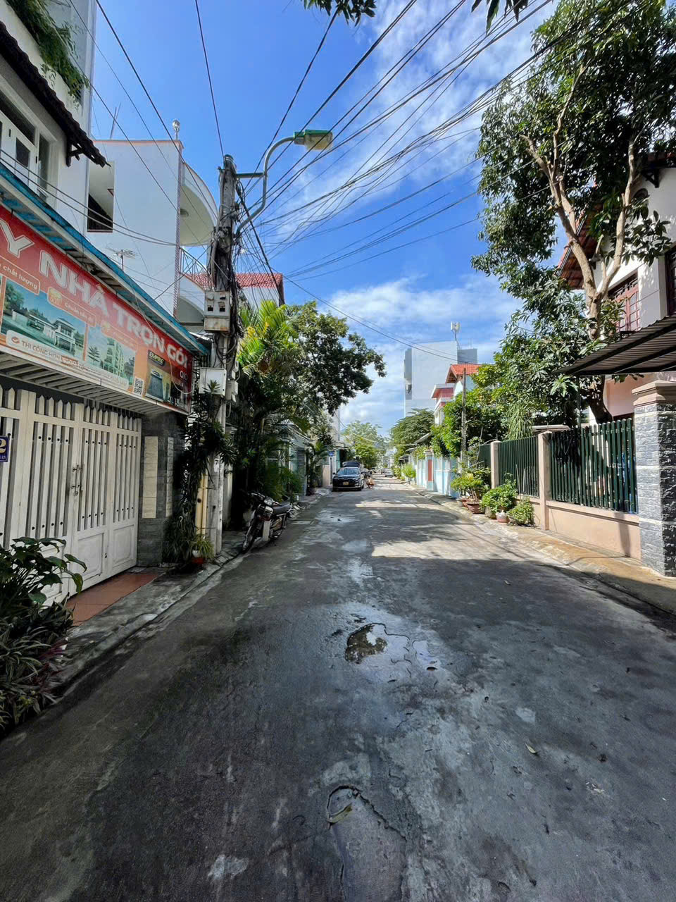 Bán đất tặng nhà gần vòng xoay Hoàng Diệu, cách biển 1km, DT 48m² ngang 5,2m, giá 5,7 tỷ