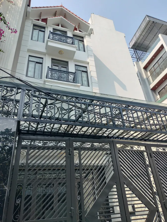 Nhà đẹp Phúc Lợi  4 tầng thang máy  Gara oto  DT 88m – MT 5m  Giá chỉ 15,x tỷ