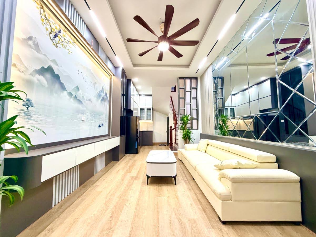 Nhà đẹp đón Tết Ngõ 168 Kim Giang – 32m*5 tầng- Cạnh KĐT Đại Kim-Gần trường, chợ. 8,6 tỷ