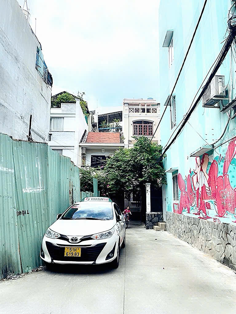 BÁN BIỆT THƯ 2 MẶT TIỀN HXH Đ.TRẦN QUANG DIỆU, QUẬN 3 – THIẾT KẾ PHONG CÁCH CỔ ĐIỂN – 10M*11M* LH GIANG GIANG: 093.86.76.685