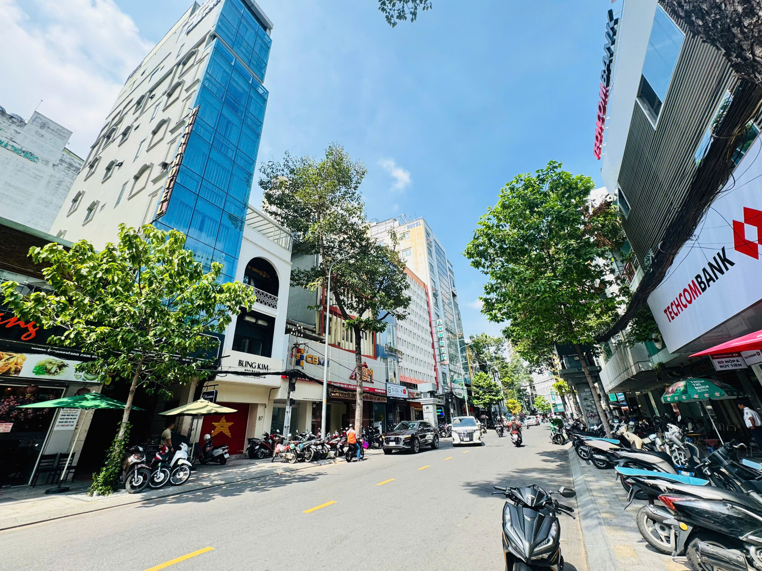 BÁN NHÀ MẶT TIỀN KD Đ.NGUYỄN CÔNG TRỨ, QUẬN 1 – HIẾM NHÀ BÁN – 4M*18M – VỊ TRÍ KINH DOANH ĐỈNH