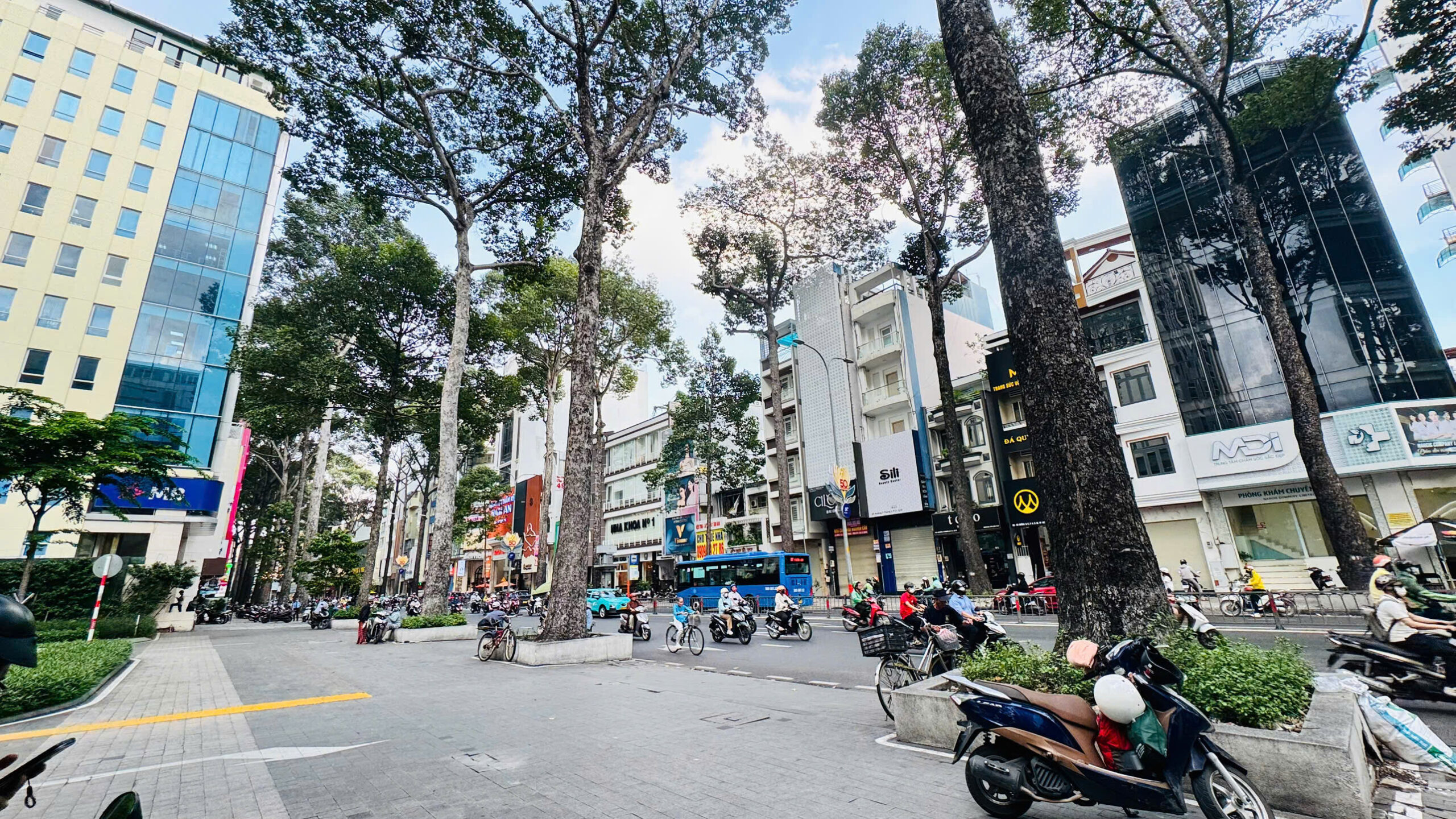 BÁN BUILDING 7 TẦNG CÓ HẦM – MẶT TIỀN KD ĐƯỜNG 3/2, QUẬN 10 – VỊ TRÍ SIÊU VIP NGAY  VÒNG XOAY DÂN CHỦ HƯỞNG TRỌN TIỆN ÍCH TRUNG TÂM QUẬN 1, QUẬN 3