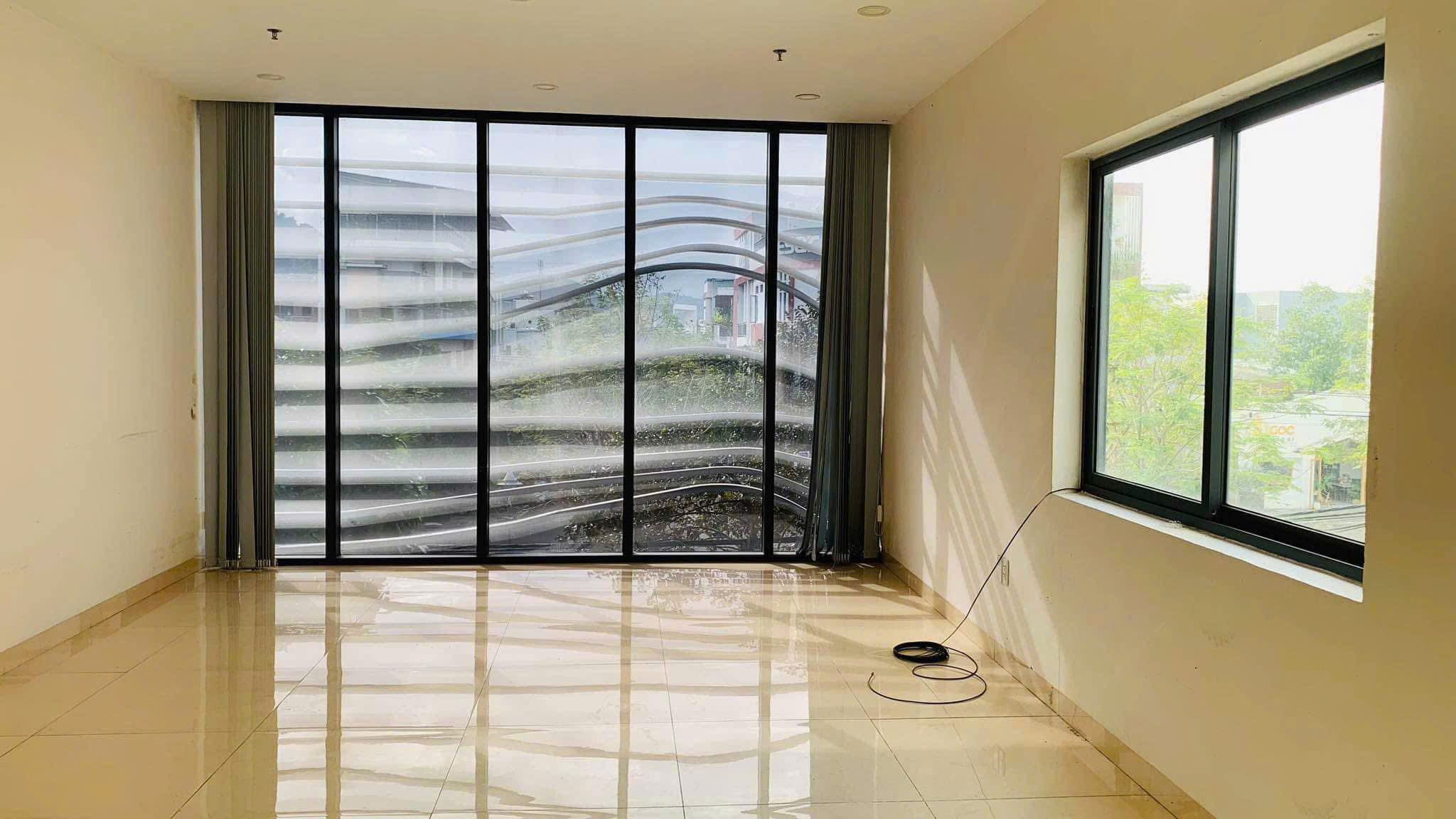 Cho thuê văn phòng 40m² trong tòa nhà 7 tầng – tại 305 Yên Thế, Đà Nẵng