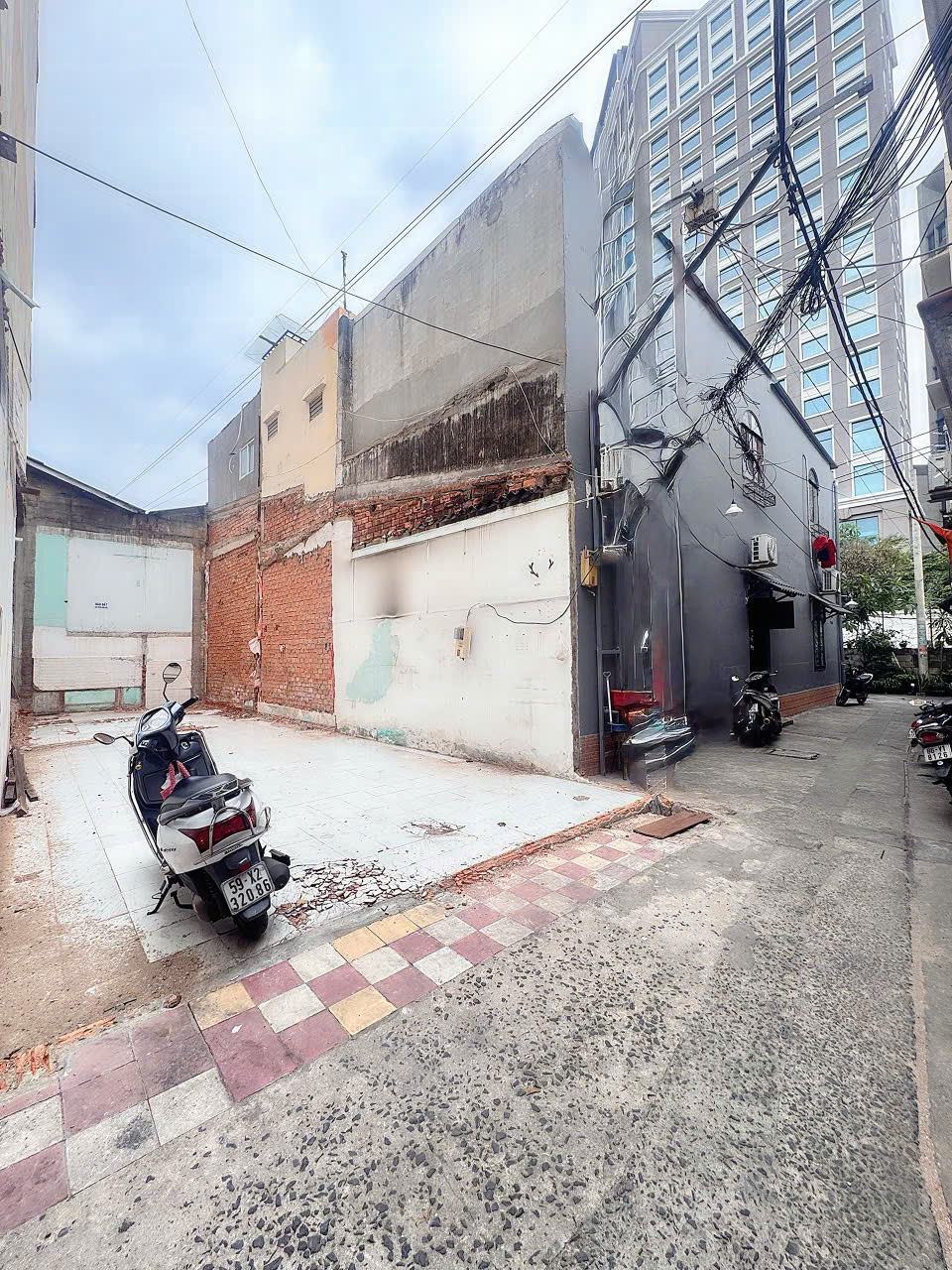 BÁN QUỸ ĐẤT SIÊU HIẾM – MẶT TIỀN HXH Đ.PHẠM VIẾT CHÁNH,P. NGUYỄN CƯ TRINH, QUẬN 1 -NGANG LỚN 4,6M*15.3M DT 69M2 – CHỦ TẶNG GPXD 5 TẦNG – GIĂNG GIANG:0938676685