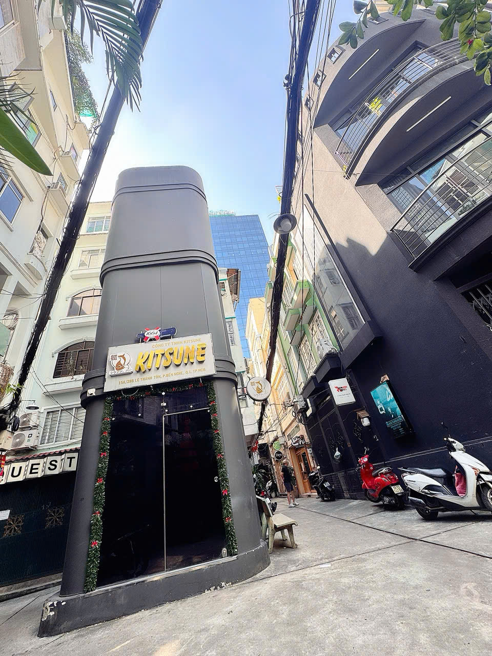 BÁN NHÀ 4 TẦNG HXH Đ.LÊ THÁNH TÔN, BÊN NGHÉ, QUẬN 1 – DT 42M2 – KHU VIP PHỐ NHẬT NỔI TIẾNG – SẴN HDT 30TR/TH – GIANG GIANG:0938676685