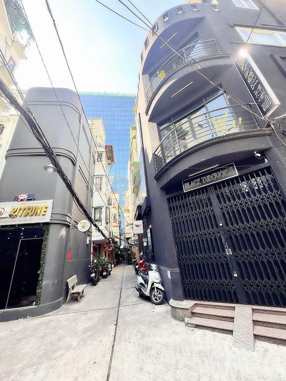 BÁN NHÀ 4 TẦNG HXH Đ.LÊ THÁNH TÔN, BÊN NGHÉ, QUẬN 1 – DT 42M2 – KHU VIP PHỐ NHẬT NỔI TIẾNG – SẴN HDT 30TR/TH – GIANG GIANG:0938676685