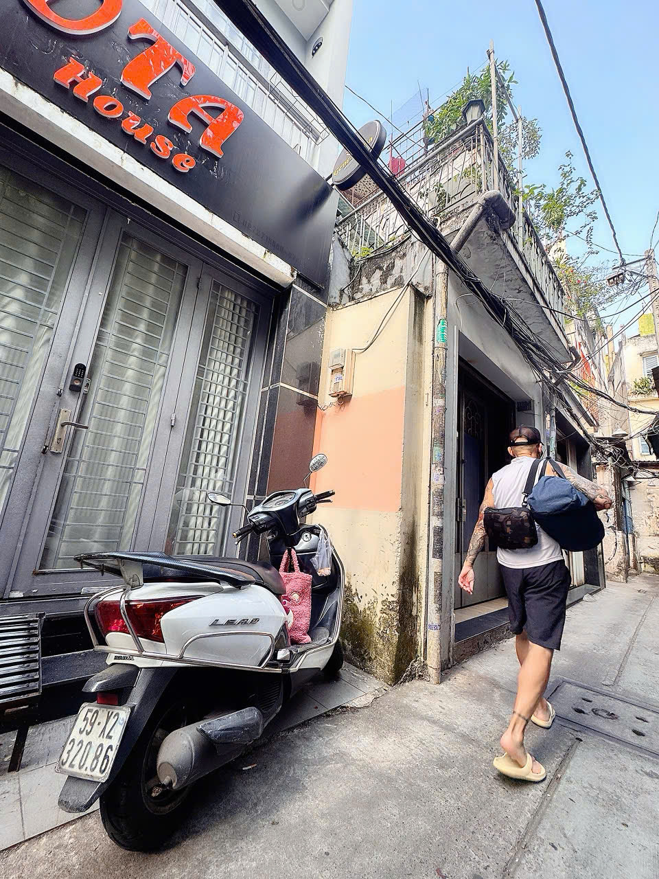 CHÍNH CHỦ 1 ĐỜI XƯA BÁN NHÀ 2 TẦNG Đ.BÙI VIỆN, PHẠM NGŨ LÃO, QUẬN 1 – DT 64M2 FULL THỔ CƯ – VỊ TRÍ MẶT TIỀN HẺM CÁCH 30M RA MT CHÍNH – 0938676685 GIANG GIANG