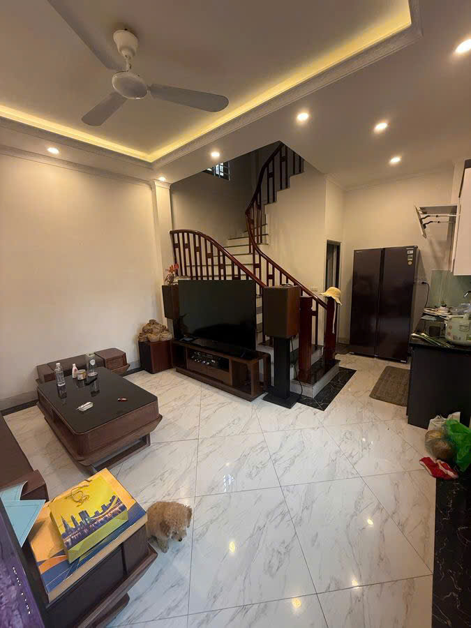 Thạch Bàn, Đồng Dinh  DT 31m2 x 5 tầng – MT 6m  20m ra mặt phố oto thông  Chỉ hơn 6 tỷ