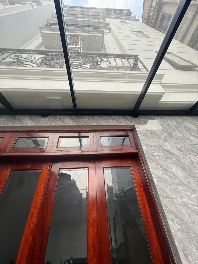 Thạch Bàn, Đồng Dinh  DT 31m2 x 5 tầng – MT 6m  20m ra mặt phố oto thông  Chỉ hơn 6 tỷ